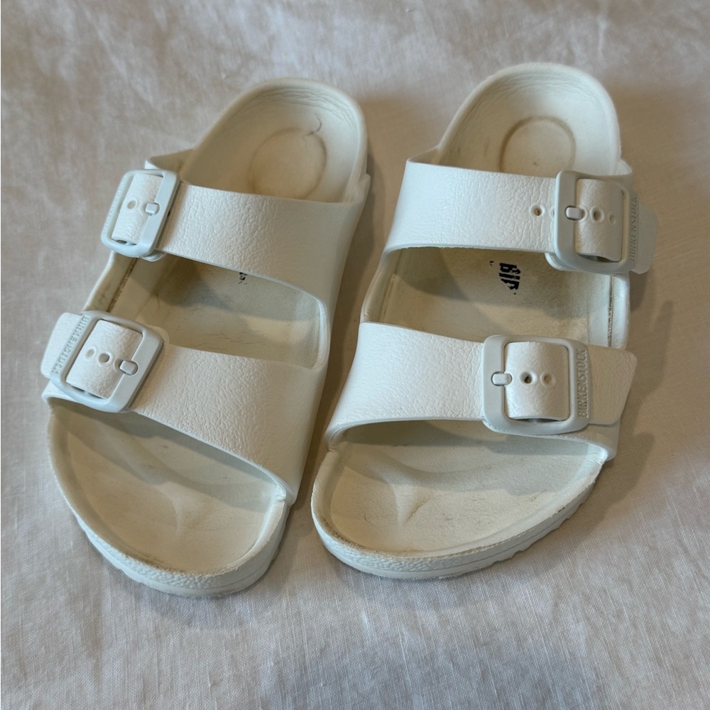 Kids White Birkenstock Sandals size C12